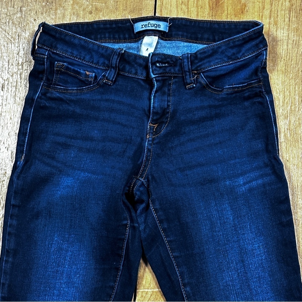 Refuge Denim Jeans Size 2 Dark Wash Grunge Y2K Distressed Stretchy Skinny